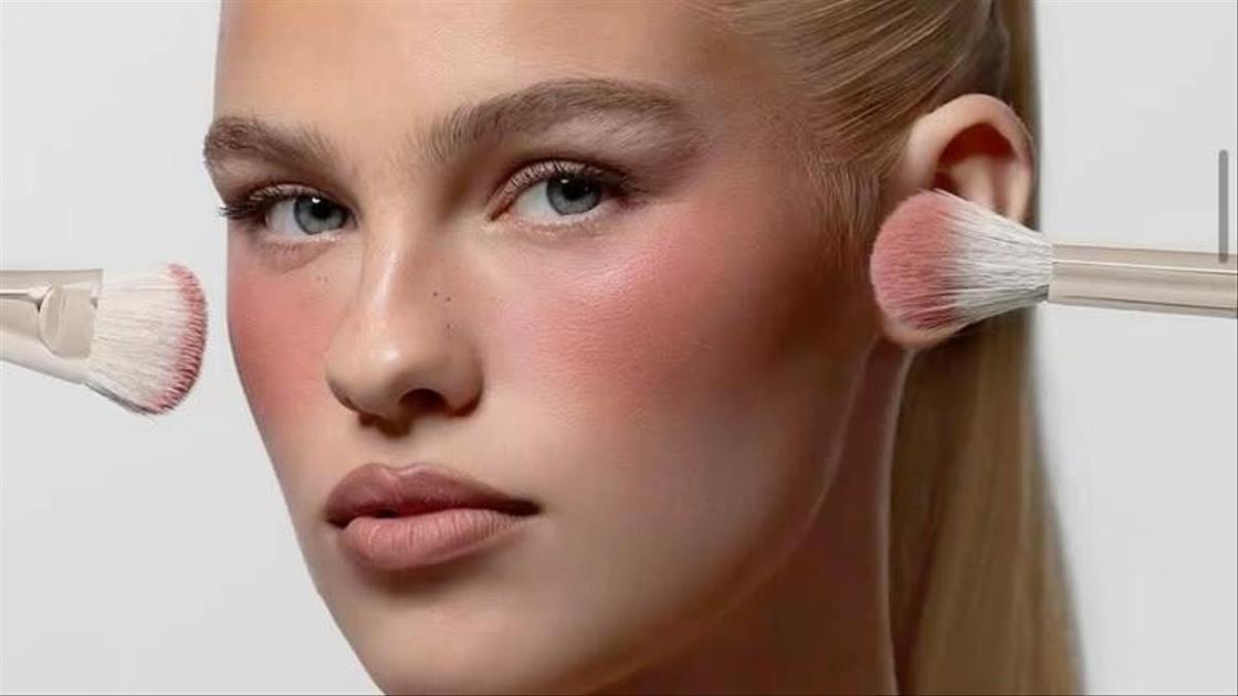 10 лучших сухих румян для натурального макияжа