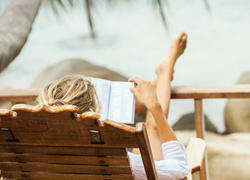 Лето, море, любовь: 10 легких и вдохновляющих романов