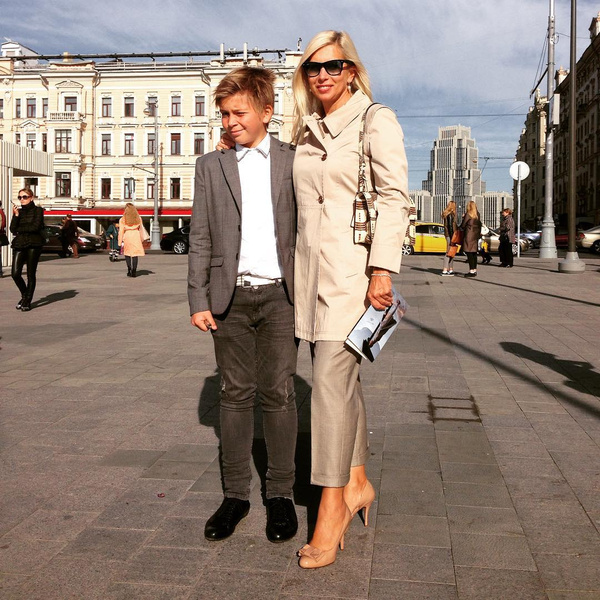 Алена Свиридова ограждает сына от женщин