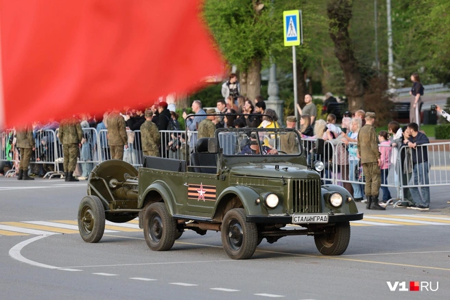 В отличие от пехоты, техника сделала лишь один тренировочный круг | Источник: Алексей Волхонский / V1.RU