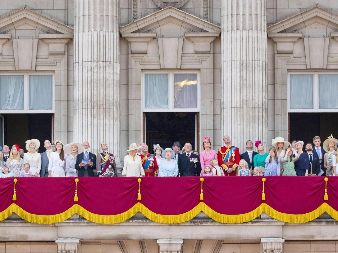 Виндзоры на Trooping the Colour 2017. | marieclaire.ru