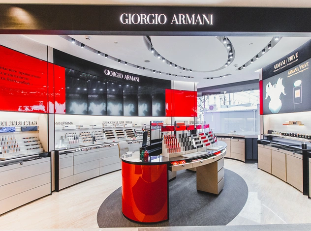 Digital-примерочная, волшебное зеркало и другие новшества бьюти-корнера Giorgio Armani