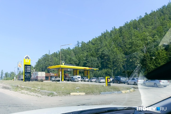 Очереди на заправках «Роснефти» в Бурятии&nbsp;— обычное явление | Источник: Даниил Конин / «ИрСити»