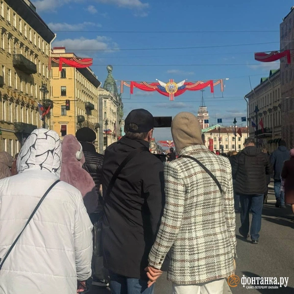 Пешеходам и машинам — пополам. Очень разный Невский проспект | Источник: Ксения Клочкова / «Фонтанка.ру»