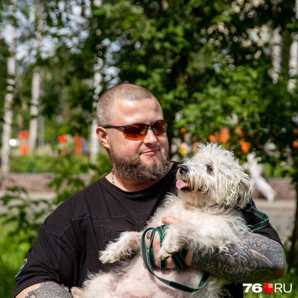 Собачку считают маленьким другом | Источник: Кирилл Поверинов / 76.RU