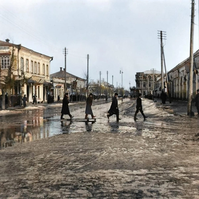 Ейск. Кадр сделан на улице Ленина (так она называется в наши дни), 1913 год | Источник: BspChannel