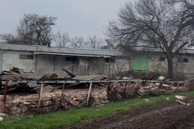 На ипподроме начали сносить конюшни после обещаний отсрочки