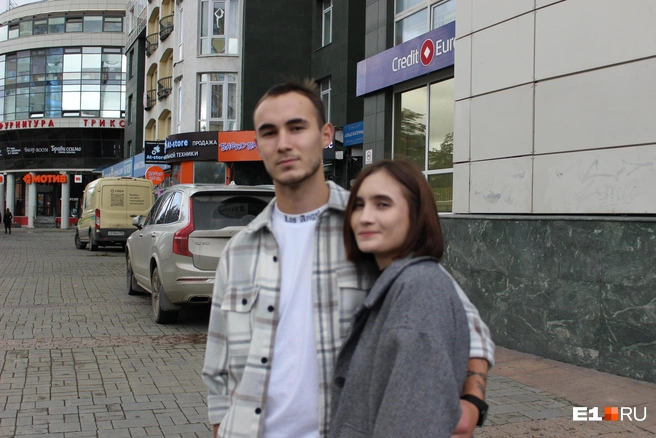 Илона и Сергей уже много лет вместе, живут душа в душу | Источник: Анастасия Копыркина / E1.RU