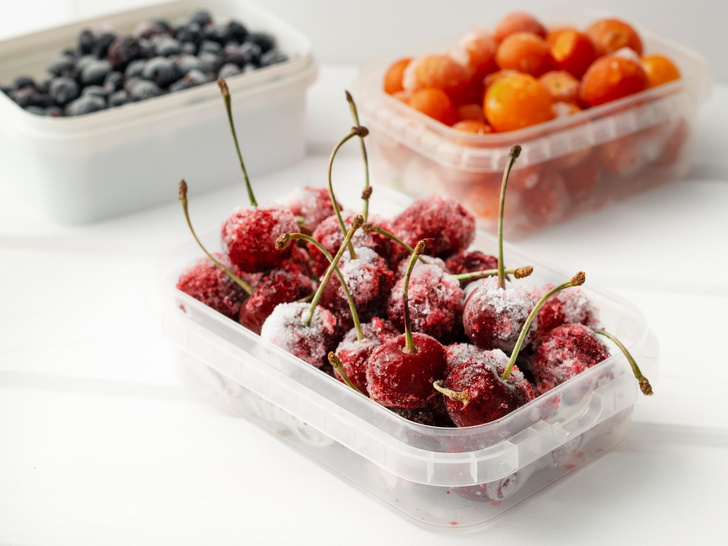 Как заморозить клубнику, черешню и другие ягоды, чтобы радовать себя зимой (все очень просто)