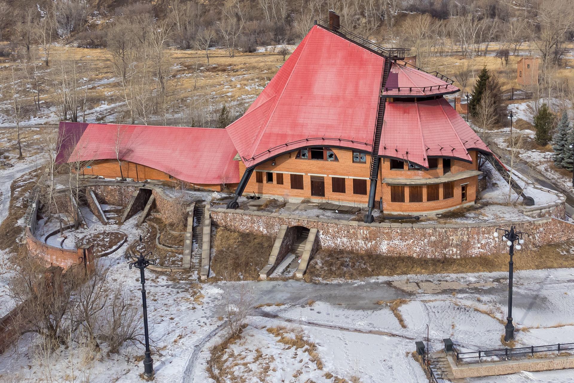 дом принадлежит анатолию (98) фото