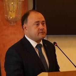 <p>Артем Молчанов</p>