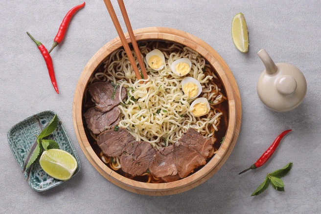 Наваристый фо-бо переносит на шумные улочки Ханоя | Источник: «Своя Компания»