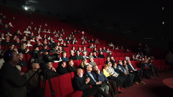 Гостей растрогали интервью с кинематографистами 1990 года (тогда студия отметила 60-летний юбилей) | Источник: НГС