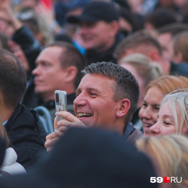 На концерт многие пришли компаниями… | Источник: Тимофей Калмаков / 59.RU