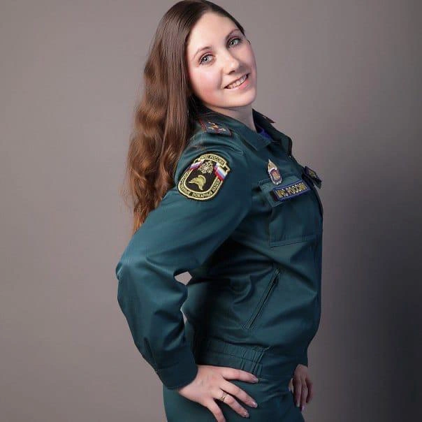 28-летняя Эльвира Воскресенская трудилась в МЧС и расследовала причины пожаров | Источник: Ирина Захарова / Vk.com