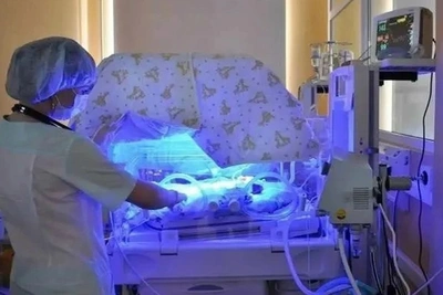 Врачи выходили девочку с весом 460 граммов на Дальнем Востоке
