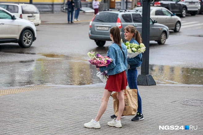 14 июня — очень жаркий день, но погода может резко измениться | Источник: Артём Ленц / NGS24.RU