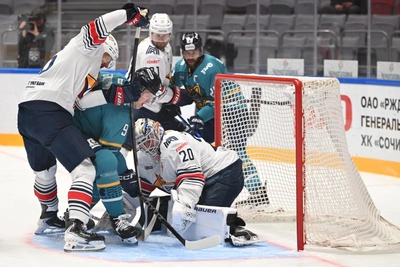 Матч КХЛ прервали из-за атаки беспилотников