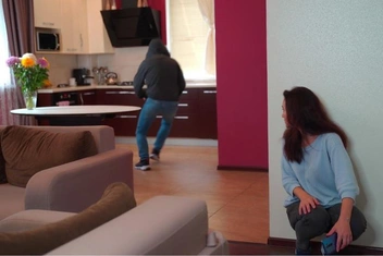 Мужчина получил 6 лет тюрьмы за то, что ворвался в дом женщины и вылизал ей ноги