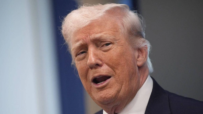 Трамп утверждает, что спас брак полицейского из Нью-Йорка. | Источник: MEGA