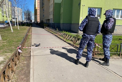 Найденный на тротуаре дрон отправлен на экспертизу