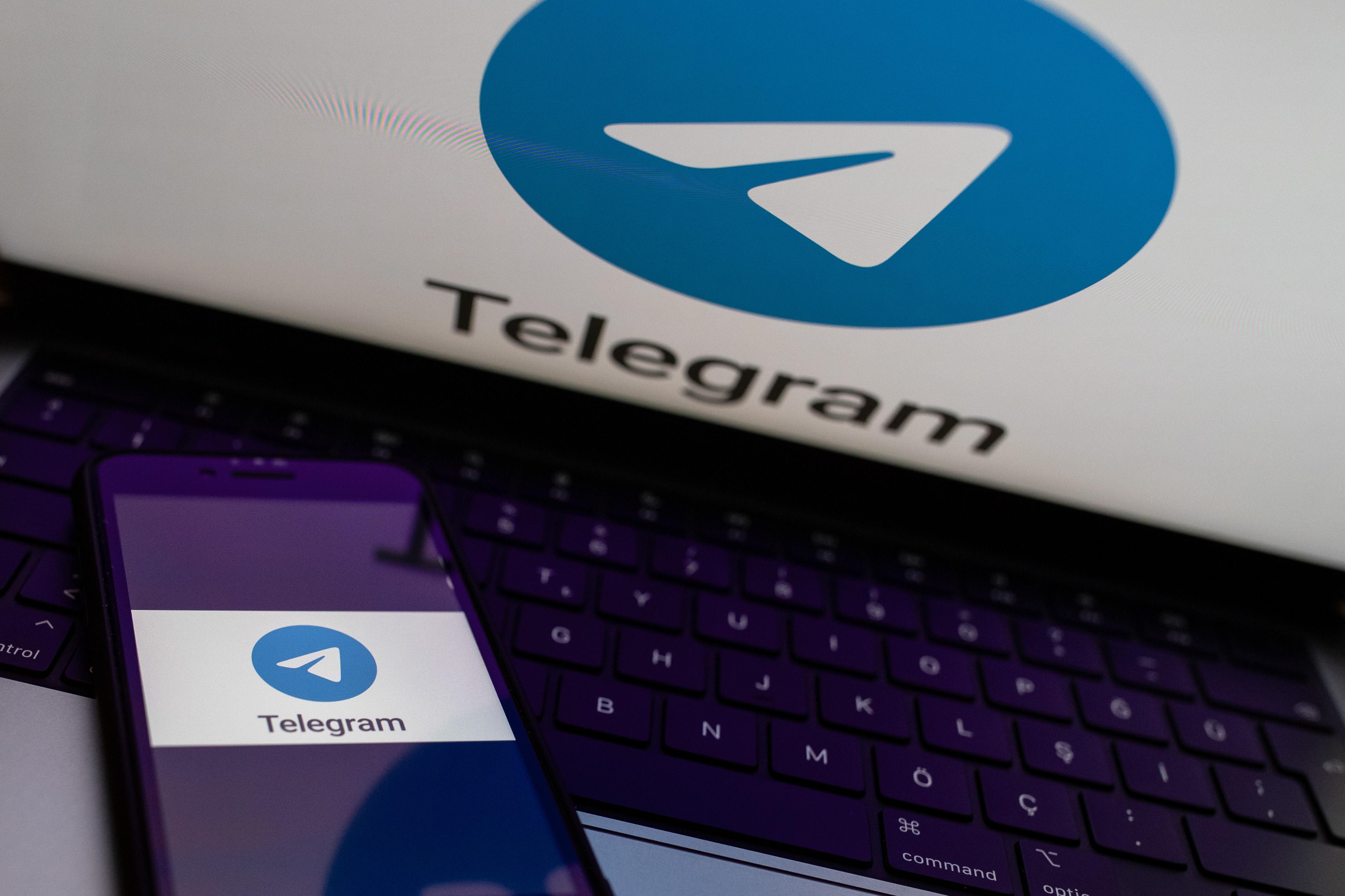 Почему в Telegram висят сообщения? Как бы в ожидании отправки и так часами.