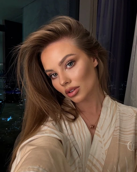 Лиана Шульгина | www.starhit.ru