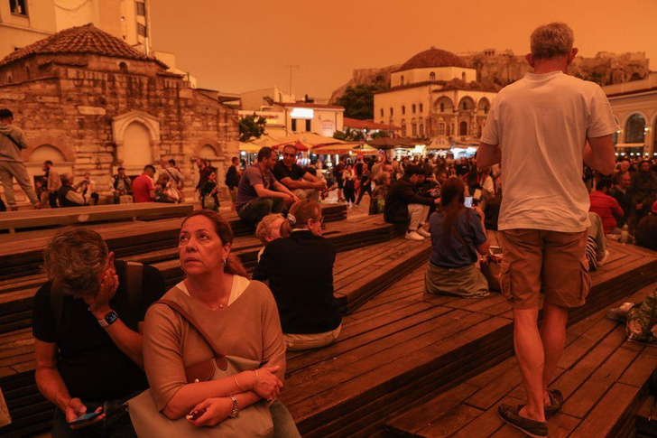 Греция стала оранжевой: что за стихия своевольно раскрасила страну?