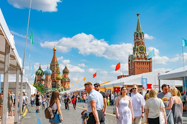 Прямо у стен Кремля с 4 по 7 июня развернется масштабная книжная ярмарка | Источник: Пресс-служба книжного фестиваля «Красная площадь»
