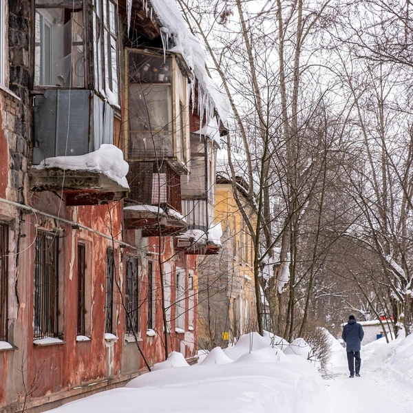 Дом на Наумова, 20 тоже сильно обветшал | Источник: Василина Любимова / 59.RU
