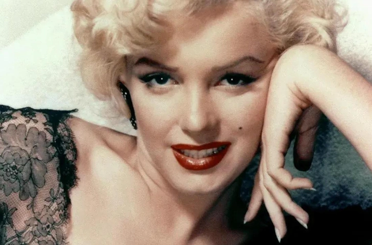 Эти 5 родинок есть только у роковых соблазнительниц