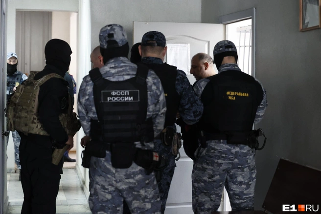 В Ленинском райсуде Екатеринбурга на время арестов представителей диаспоры предприняли беспрецедентные меры безопасности | Источник: Владислав Лоншаков / E1.RU
