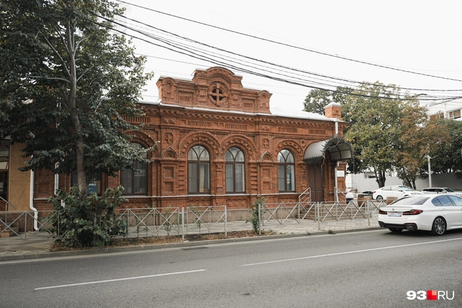 Здание на улице Длинной, 122 | Источник: Дарья Паращенко / 93.RU