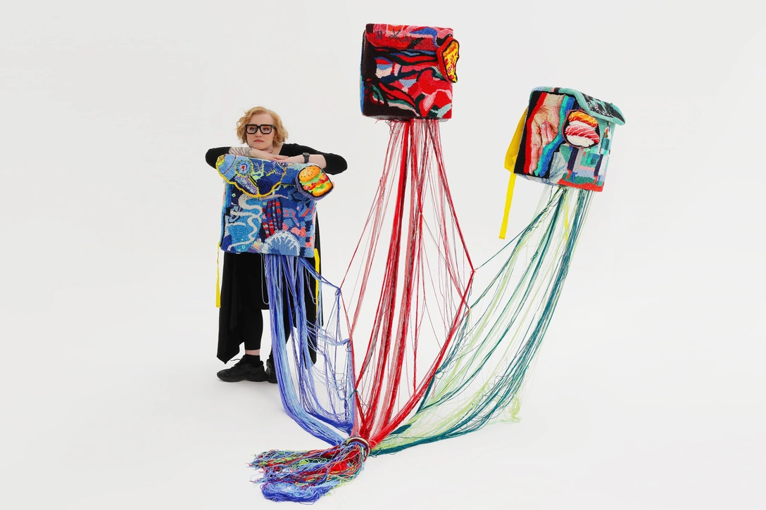 Художница Катика создала три яркие термосумки для Яндекс Еды | mcmaison.ru