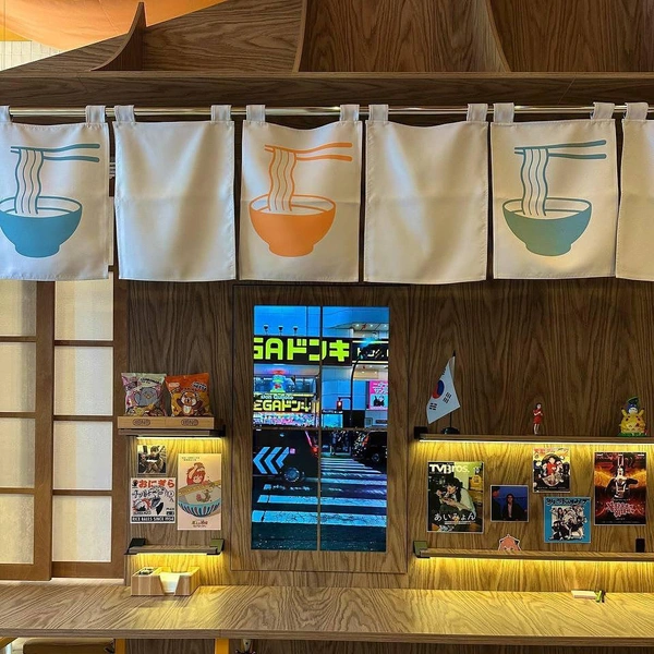 Интерьер сделан в корейском стиле | Источник: kono_ramen / instagram (экстремистская организация, деятельность запрещена на территории РФ)