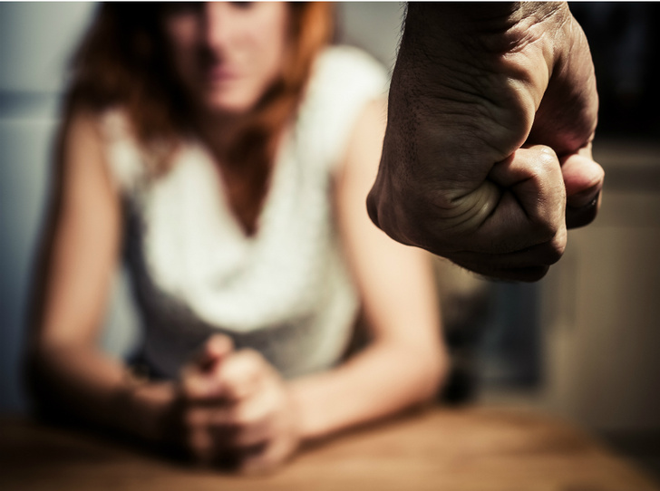 Как защититься, если вы столкнулись с насилием: 8 главных шагов
