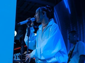 Мари Краймбрери вспомнила о прошлом, Серябкина анонсировала дуэт с Киркоровым: фестиваль «Новое Радио ДВИЖ»