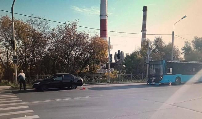 Водитель автобуса не выдержал безопасную дистанцию | Источник: «Омска полиция» / T.me