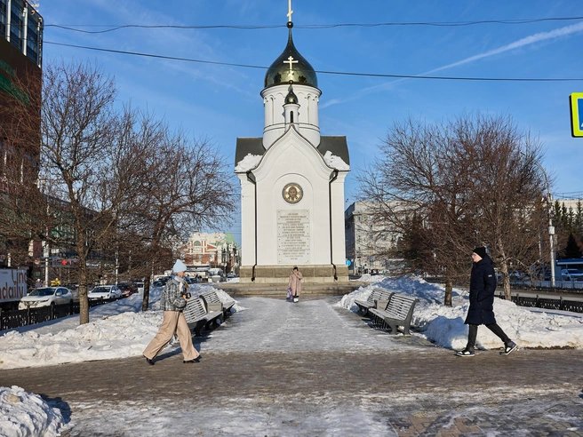 Пешеходная зона у часовни на Красном проспекте. | Источник: Александр Ощепков / NGS.RU