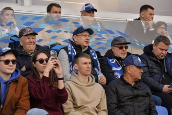 Солнцев&nbsp;— в кепке, Орешкин&nbsp;— слева | Источник: ФК «Оренбург» / ВКонтакте