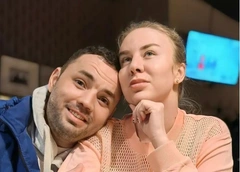 «Откинулся!»: Черкасов увиделся с вышедшим на свободу Гобозовым, его женой и маленькой дочкой