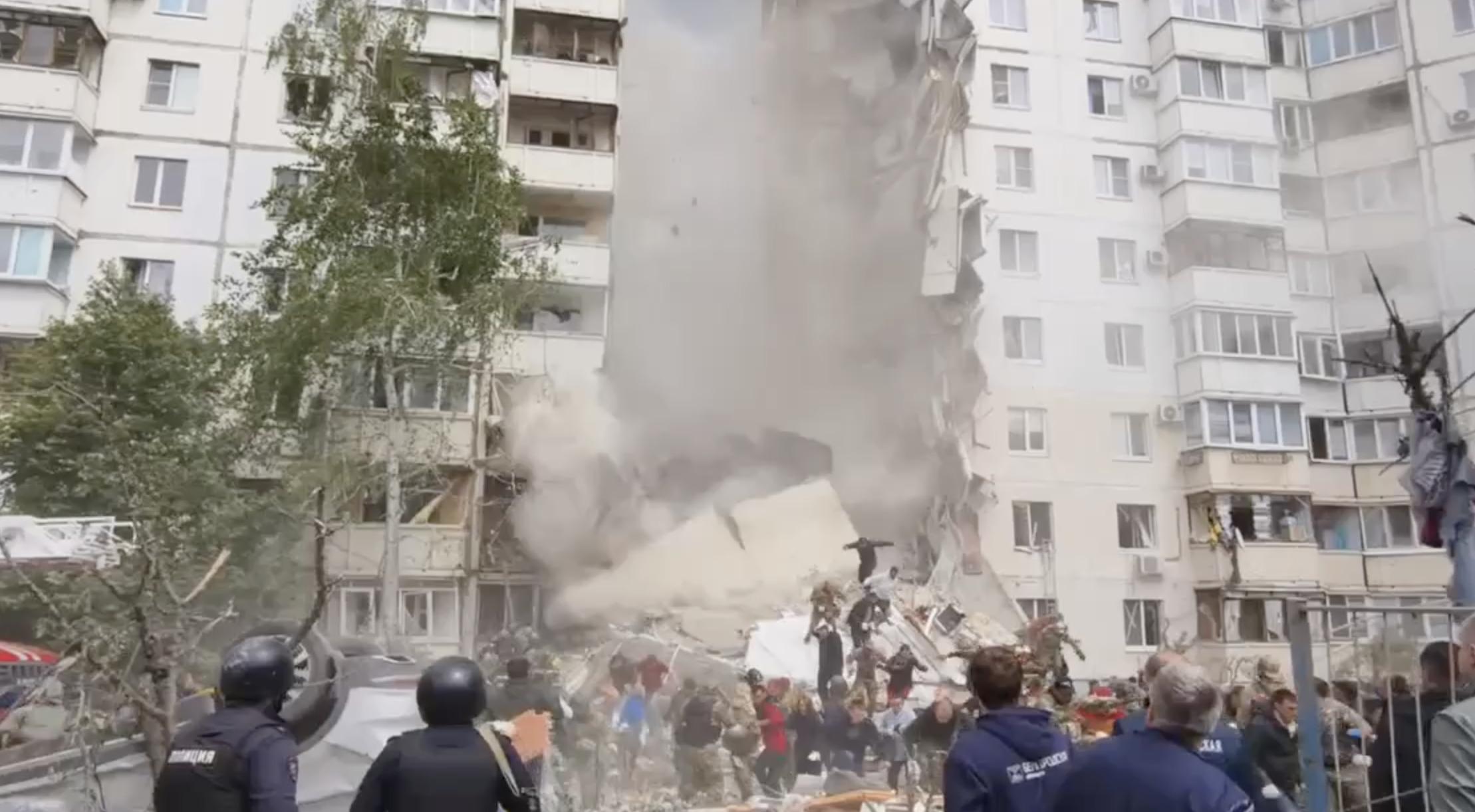 При повторном обрушении в Белгороде три спасателя получили травмы