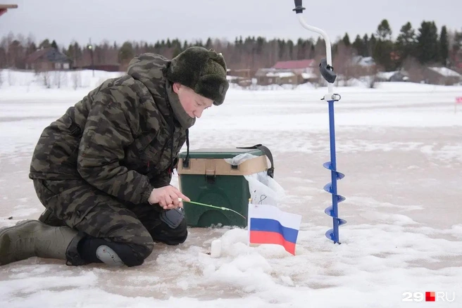 Артем приехал с девушкой | Источник: Иван Митюшёв / 29.RU