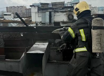 Площадь пожара — 5 квадратных метров | Источник: ГУ МЧС России по Алтайскому краю