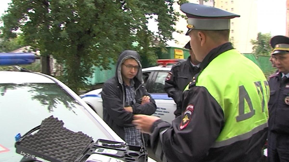 Паровозик из девяти машин, задержание водителя-лихача и другие дорожные  видео Тюмени за неделю - 1 сентября 2018 - 72.ру