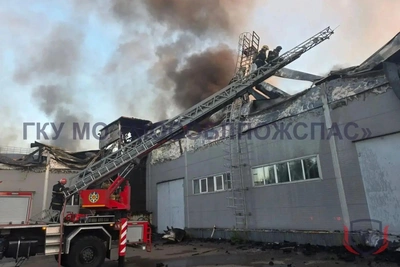 Двое погибли при пожаре на складе в Щелково