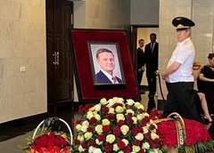 В Москве прощаются с покончившим с собой министром транспорта Романом Старовойтом — трансляция