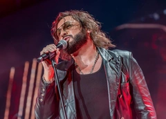 «Каждый может поднять пятую точку и приехать, как я сделал в 20 лет»: зачем Стас Михайлов снимает фильм о своей жизни