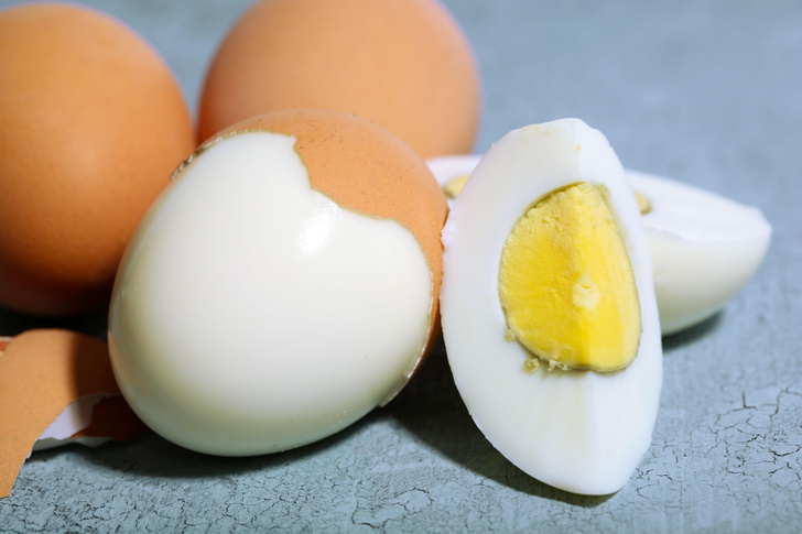 Почему в вареном яйце серый ободок вокруг желтка?