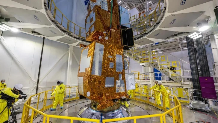 Спутник Metop-SGA1 перед установкой на ракету Ariane 6 | Источник: Arianespace